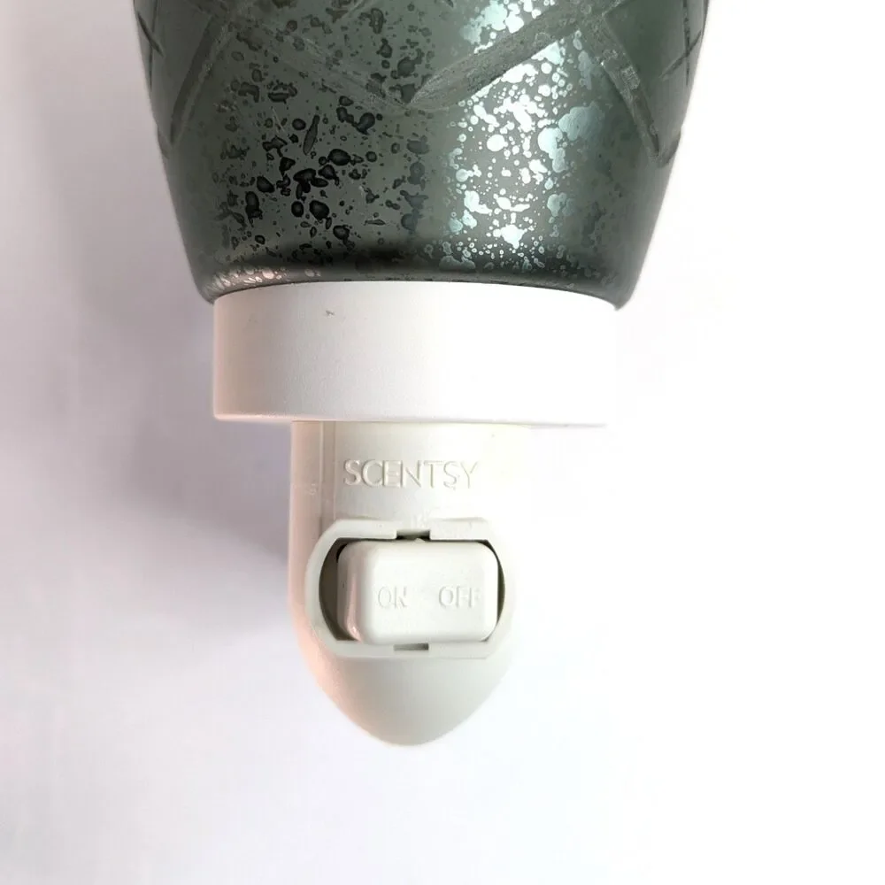 Scentsy Vintage Etched Green Glass Wall Plug In Mini Wax Warmer W/ Bulb 2015